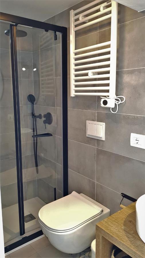 Nisea Apartment โปลีญาโนอามาเร ภายนอก รูปภาพ
